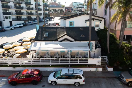 Steps to La Jolla Cove with Gorgeous Views, Village Living at its Finest! Отели рядом с достопримечательностью «Аквариум «Берч»»