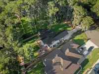 Modern LAKE HOUSE on Lake Santa Fe near Gville/UF Hotels in Bradford County
