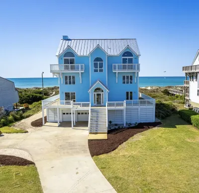 Oceanfront 7 BR, private beach access, 3 levels of beachfront decks Ocean Resorts附近的飯店