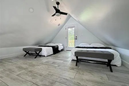 Tiny Luxury Cabin Retreat On White River