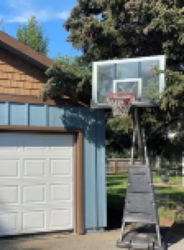 True North Retreat-open concept, newly remodeled, backyard with fire pit