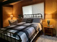Elk Run Cabin w/jetted tub and covered parking