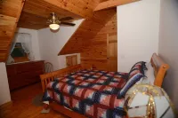 Riverfront Cabin: Relax and Renew on the New River Hotels in Bald Mountain