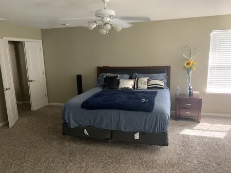 Spacious, Furnished & Gated! Отели рядом с достопримечательностью «Парк Ньюкасл»