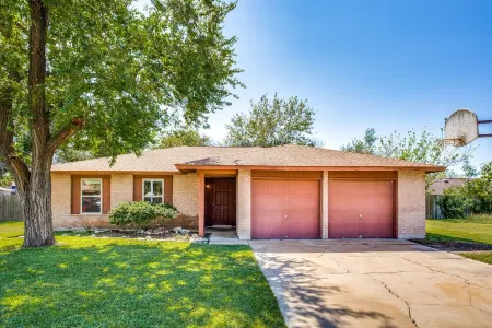 Well appointed home minutes from Kalahari and Downtown Отели в г. Раунд-Рок