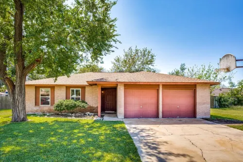 Well appointed home minutes from Kalahari and Downtown Hotels in Round Rock