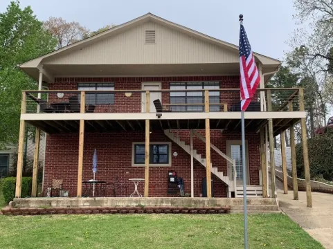 Lake House in Hot Springs with newly remodeled deck on Lake Hamilton