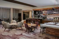 Courtyard Greensboro - بار