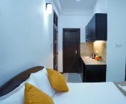 Green Eye Apartment & Hotel Hotel dekat Dhamma Meththa Bikkhuni Aramaya