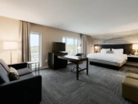 Hampton Inn & Suites by Hilton Quebec City Levis Hotels in Levis