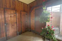 Cozy Mountain Bungalow Hotels in Angel Fire