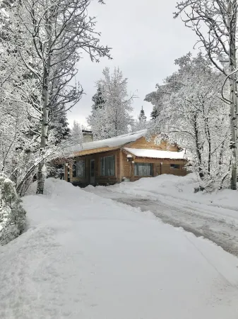SKI Cool Cabin in the Woods