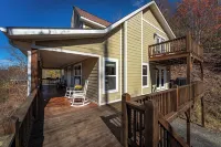 Majestic Mtn & Valley Views, Hot Tub+Fire Pit, Fireplace, Grill, 30 Mins to Avl!