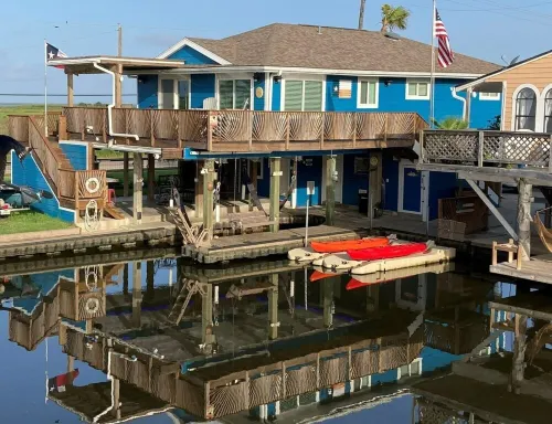 Tahiti Sunset, a 3BR, 2.5b canal  home, spectacular sunset views