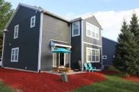 Fun Haven sleeps12. All season pool and hot tub. Walk to beach. Pet friendly.