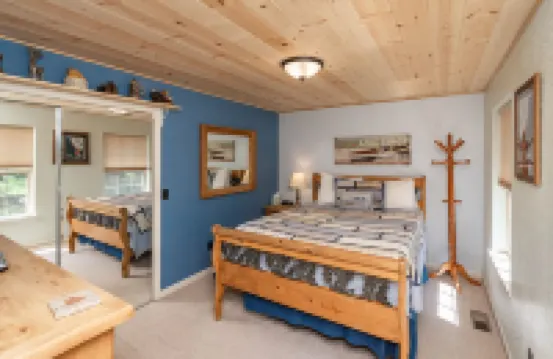 Charming Dog-Friendly Lake Tahoe Cabin – Hot Tub, Pool Table & Walk to Beach