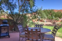 Entrada Waterside Studio Villa w/Kitchenette & Private Garage โรงแรมใน