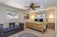 Lakefront Home on Metcalf Bay, Sunset Views, Private Beach and deep Water Dock - Beach