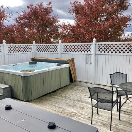 Hot Tub, Campfire Ring, Convenient Location, Large Groups!!