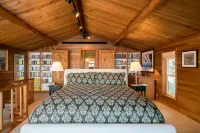 Amenity-Packed Waterfront Island Retreat