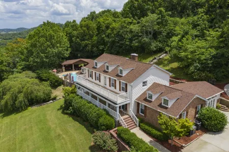 NEWOutdoor Oasis"  You Will Not Need to Leave Home