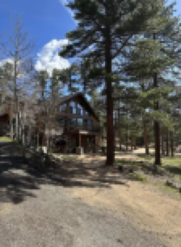 Ponderosa Cabin is just Minutes from Rocky Mountain National Park and Wild Basin