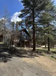 Ponderosa Cabin is just Minutes from Rocky Mountain National Park and Wild Basin