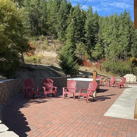 Modern Day Luxury Cabin Living! 4 Bed/4Bath, Hot Tub, 5 Acres, 15 Min to Lvnwrth