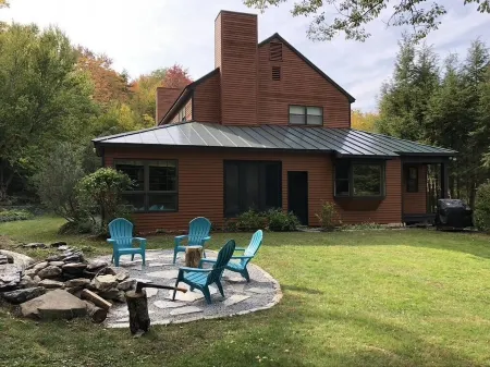 Snowberry Hill, 5 bedroom, Private Luxury Ski Home on Killington Mtn, sleeps 12