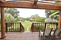 Shangri-La ♛ Private Waterfront Resort Sleeps 30 • 3 Acres •Mega Pool•Game House