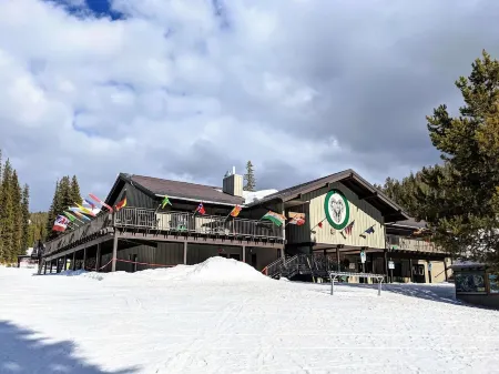 Stylish/Cozy Penn St. Midcentury Retreat - Wifi/AC Отели в г. Анаконда