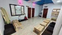 Sky's Surf Hostel