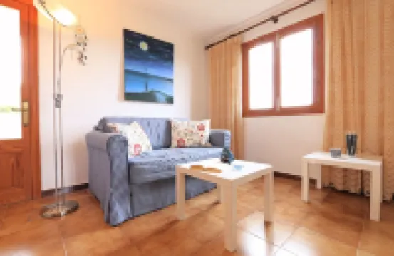 Quiet residential area, beach 300m, pool, rustic kitchen, ideal for families