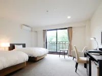 Auberge Cosmos - parking