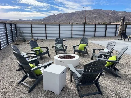 Luxury Desert Escape - Pool, Spa & Panoramic Views - 5 Min to J.T. Park Entrance Отели рядом с достопримечательностью «Bowladium»