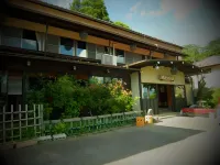 Yamanokami Onsen Hotel di Hakoshimizu