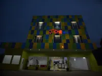 RedDoorz Premium @ Hotel T-ONE Jambi Hotel dekat Masjid Rahmatullah, Simpang Kapuk