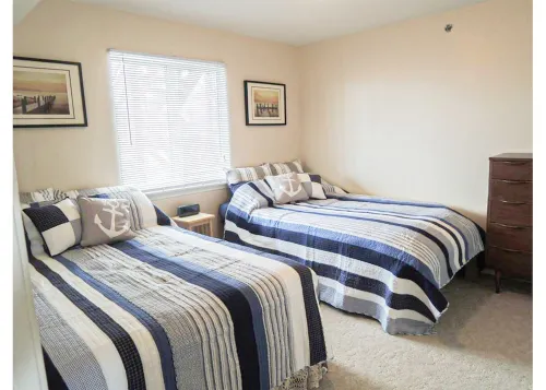 LEDGES LAKE GETAWAY, BOAT SLIP, 2 POOLS, BEACH FRONT,  MM 20.5
