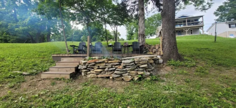 Waterfront Home Located near Ark, Reds and Bengals. Newly Renovated. Hotels in Crittenden