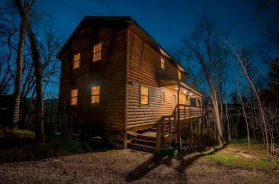 Pet-Friendly Peaceful Cabin Near River w/ Fire Pit + Hot Tub Sleeps 14 賈斯珀酒店