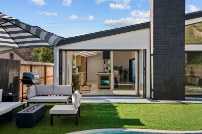 New Chic & Spacious, Pool, Hot Tub Pristine, Free Park,AC,Hike, Groups 콜스 산 주변 호텔