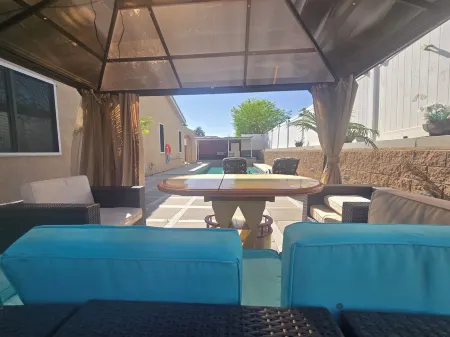 Desert Hot Springs Bright and Modern Paradise