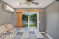 Quiet oasis steps from the water with access to Canadian Lakes amenities!