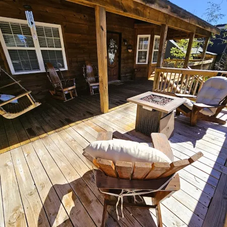 Rosen Retreat - Innsbruck Golf Community - Downtown Helen, GA
