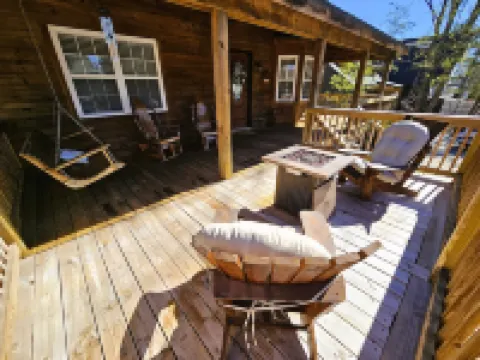 Rosen Retreat - Innsbruck Golf Community - Downtown Helen, GA