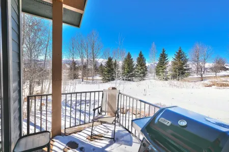 Eden Mountain Home - 7 Bedrooms on Three Floors