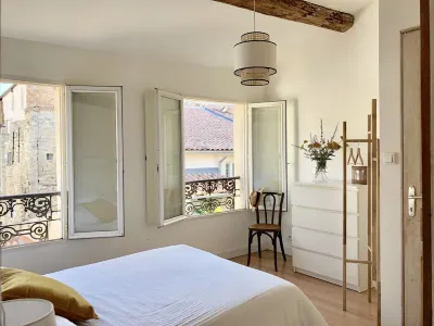 Quiet, provencal feeling, breathtaking views 아비뇽 시티센터 호텔