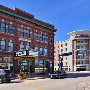 Hampton Inn by Hilton Cedar Falls Downtown