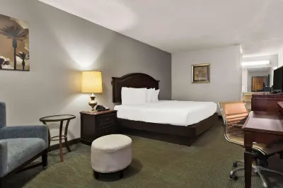 Rodeway Inn Hotels near ALDI