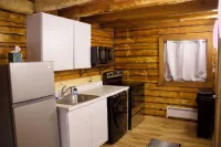 Petite Cabin With Ladder Loft